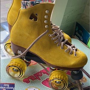 Moxi roller skates